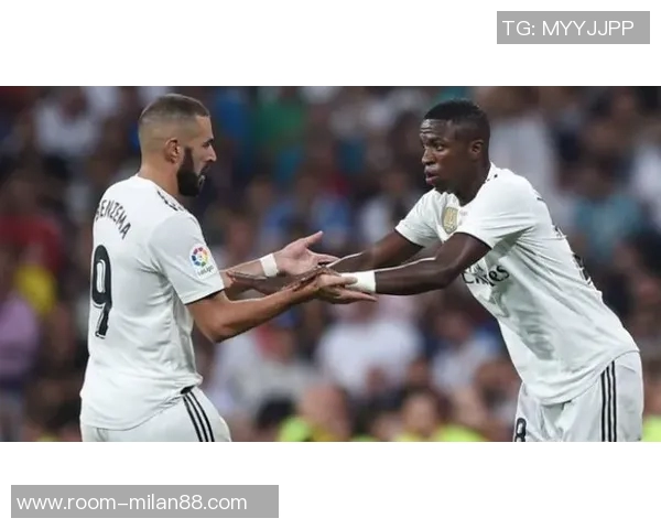 卡马乔谈维尼修斯情绪波动与阿隆索适应首赛季的挑战